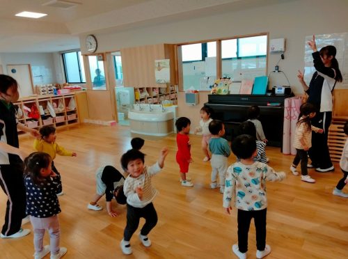 5月9日：次は『エビカニクス』を踊ったよ☆