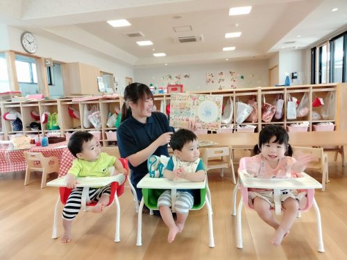 6月30日：バースデーカードの手形も写真もとっても可愛いね♡