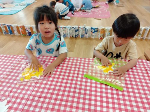 7月1日：絵具の感触が面白かったね(*^-^*)