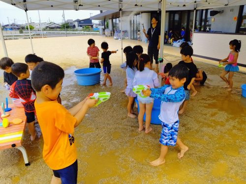 7月7日：水鉄砲で撃ち合い楽しいね♪