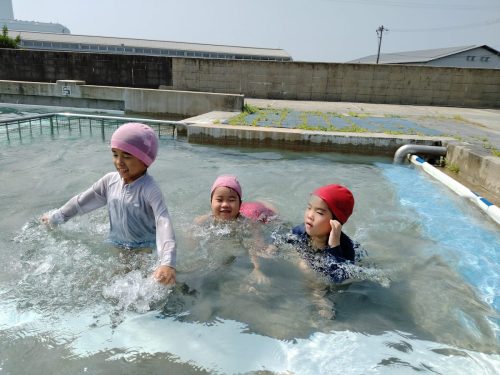 7月10日：今日のプールは温泉みたいにポカポカです♨