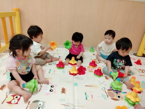 9月17日：クルクル回るお花のおもちゃで遊んだよ(^▽^)/