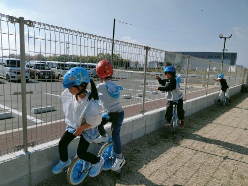 11月17日：フェンスを持ちながら進んだよ！