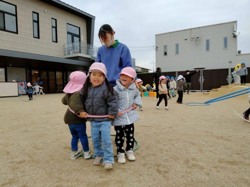 12月17日：先生とお友達をのせて電車の出発～！どこまで行こうかな(^^♪