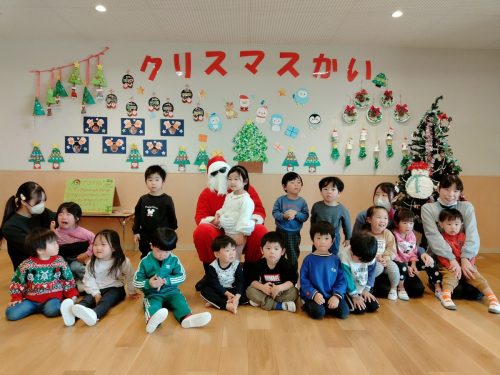 12月19日：サンタさんと一緒に写真を撮ったよ(*^^)v