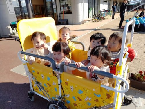 12月22日：緑地が火事の想定で避難訓練をしたよ！先生と一緒に避難できたよ！