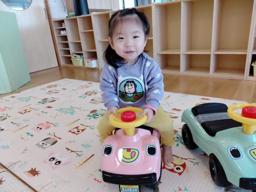 12月23日：プップーと鳴らして、前や後ろに行ったよ(^▽^)/