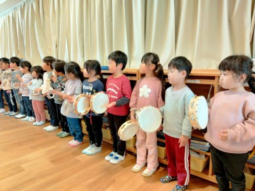 1月16日：先生の合図に合わせて鳴らします！