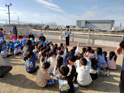 1月20日：避難訓練がありました。園庭での火事が隣家に飛び火した想定で避難しました。