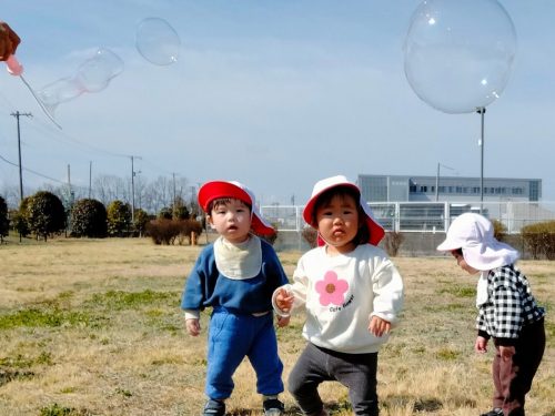 3月9日：シャボン玉を追いかけて走ったよ(*^▽^*)まてまて～！
