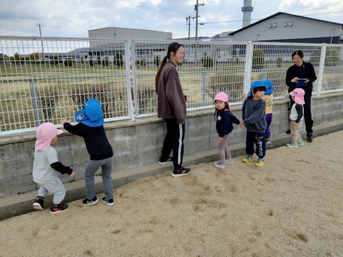 3月10日：鬼役の子も大きな声で「だるまさんがころんだ！」って言えたね✨