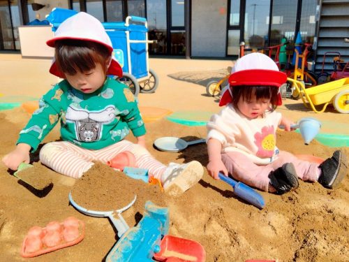 3月11日：砂の感触を味わっていっぱい遊べて楽しかったね♪