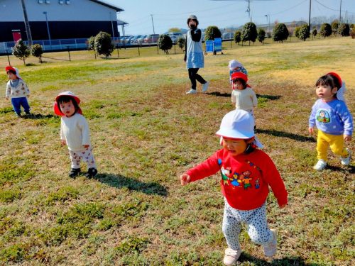 3月12日：鳥さんもたくさん緑地を歩いていて、みんなで鳥さんの後ろをついて歩いたよヾ(*´∀｀*)ﾉ