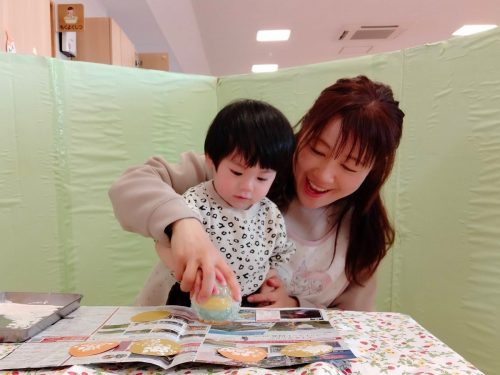 3月13日：白の絵具がついて楽しいね(⌒∇⌒)