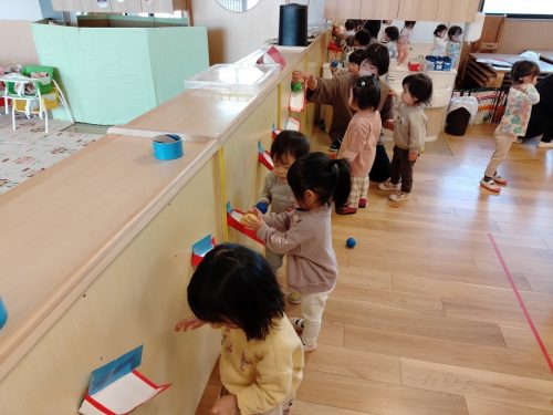 3月12日：ピタゴラスイッチみたいにボールが転がったね♪