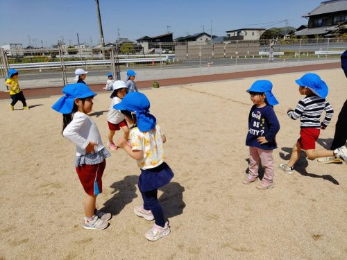 4月21日：「ガシャン！」と言いながら助けます！