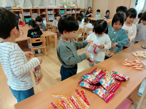 5月12日：順番に並んで詰めていきました☆