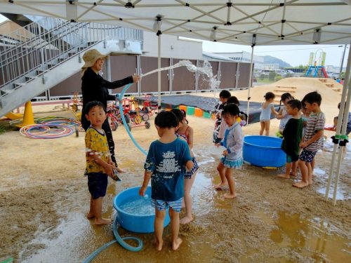 7月7日：滝のように水が飛んできました！！