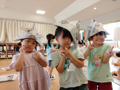 7月8日：完成した兜を被ってはいチーズ✌