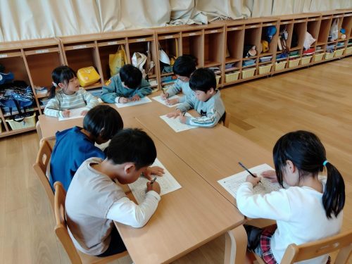 11月18日：自分の名前も書けるかな？