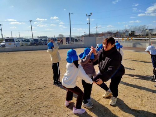 1月14日：レンチンをして捕まったお友達を助けているところです。