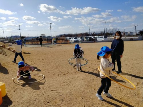 1月14日：フラフープにも挑戦しました。