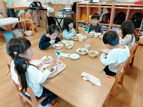 １月15日：お箸も上手に持てるようになったね♪