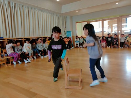 3月４日：最後はどちらが座ることが出来たかな？