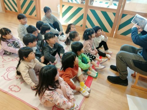 3月11日：今日は3/11、先生から地震と津波の大切なお話を聞きました。