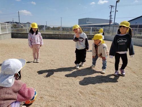 3月11日：「こっちだよ～！！」転がしドッジをしました！