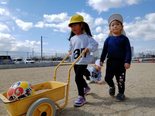 3月13日：「ボール運び屋さんです！」