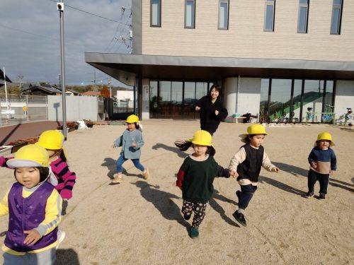 12月16日：氷鬼をしました。鬼さんが来るぞ～！