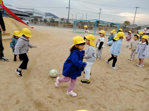 12月17日：ボールが来るぞ？！逃げろ～！