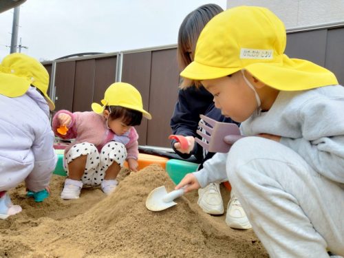 12月17日：「おっきい山作ろ！」「いいよ～！！」