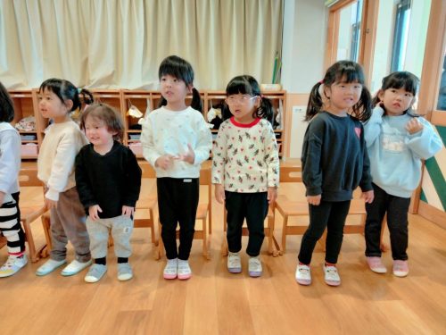 12月18日：「あわてんぼうのサンタクロース」を歌いました♪