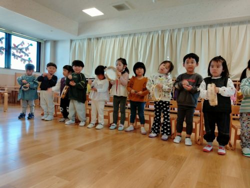 12月18日：先生をよく見てまねっこできたね♬
