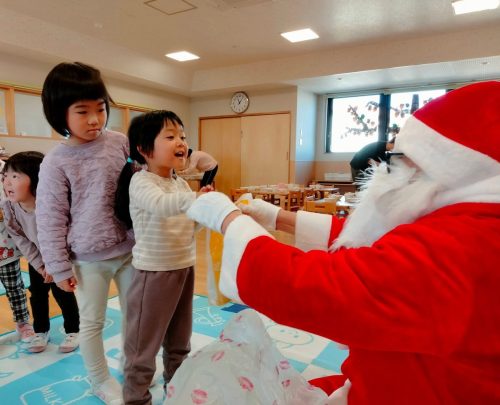 12月19日：大きな声でサンタさんにお礼も言えました！