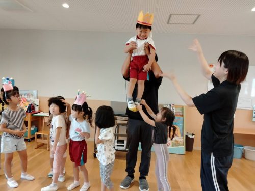 6月30日：みんなで歌のプレゼントをしました！