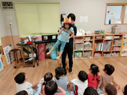 7月1日：誕生日の友達をお祝いしました！「おめでとーう！」
