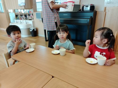 6月30日：お友達と食べるおやつは美味しいね