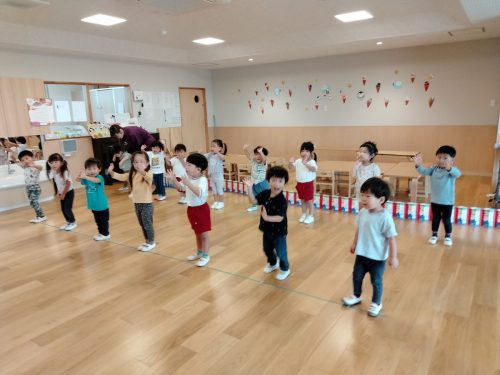 10月20日：線に並んでダンスをしたよ♪