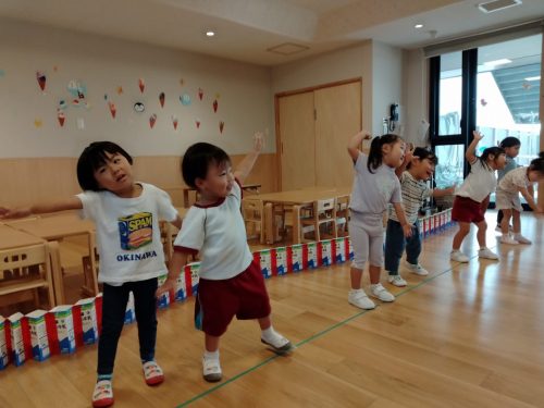 10月20日：先生の真似をしてゆ～らゆ～ら(^^♪