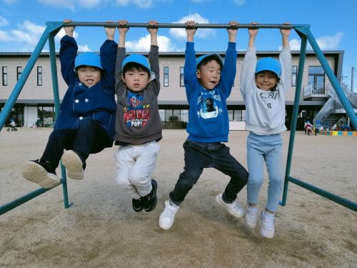 11月19日：鉄棒でぶら下がり耐久レース！