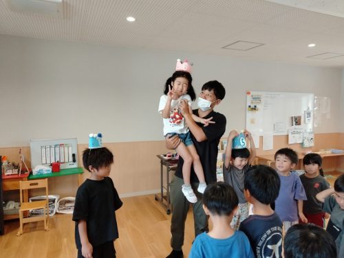 8月29日：最後に歌のプレゼントをしました。
