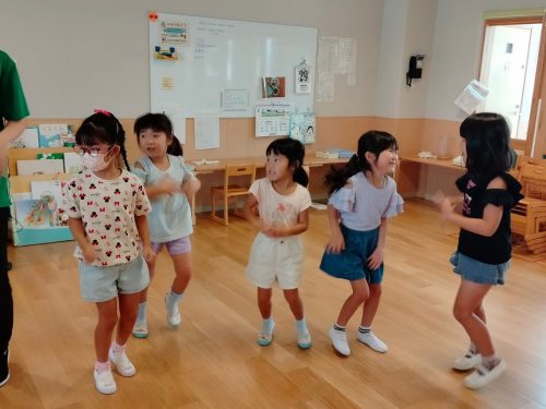 8月29日：妖怪体操第一を踊りました。みんな大好きな曲です。