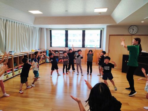 8月29日：うらじゃを踊りました。歌まで完璧に歌えるそら組さんです。